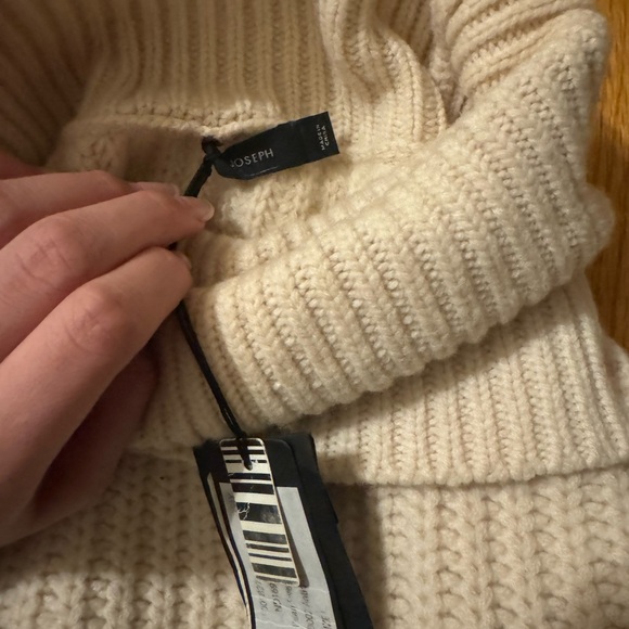 New with tags - JOSEPH Pearl Sweater- soft wool (size L) - Picture 8 of 12